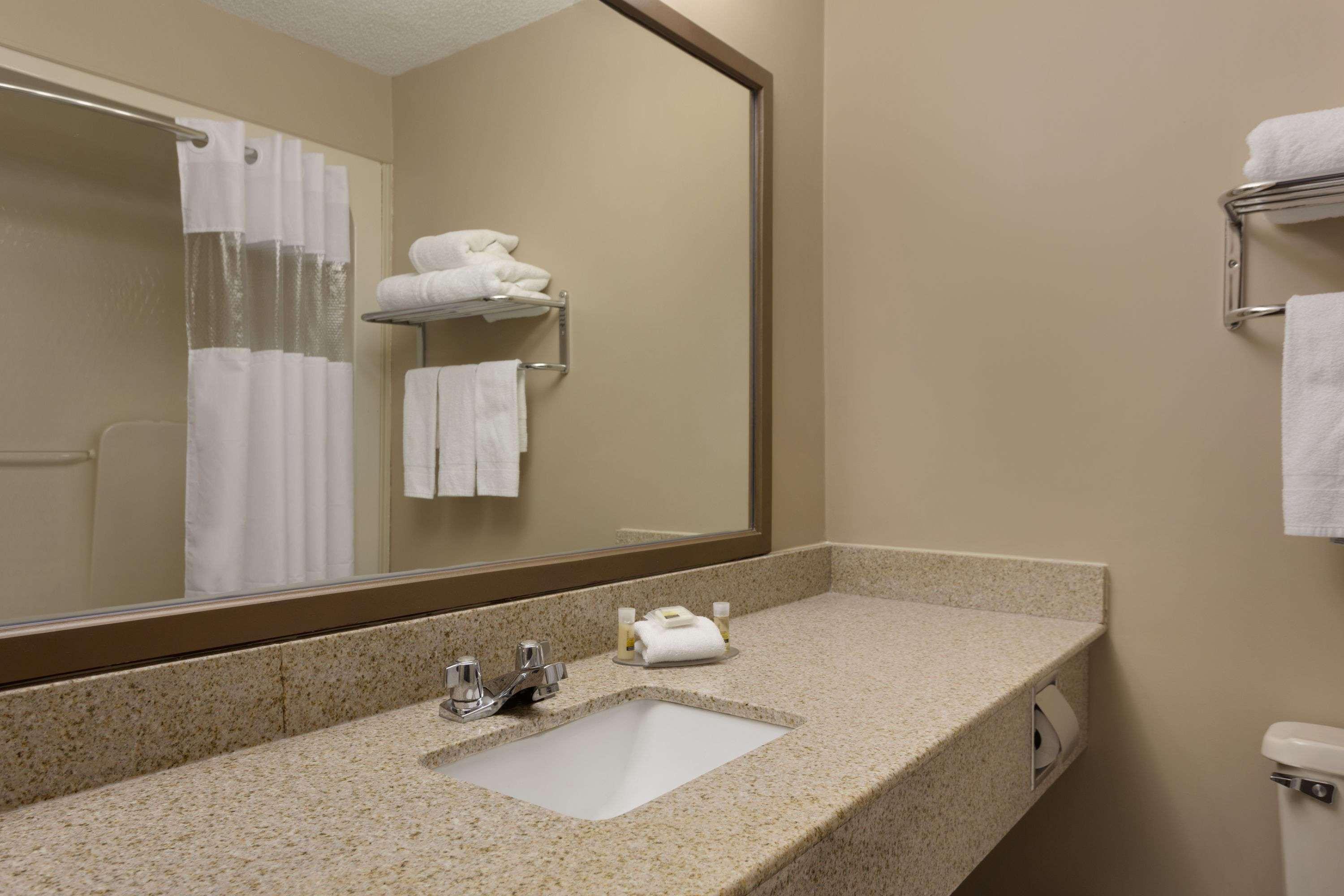 Days Inn By Wyndham Dalhousie Εξωτερικό φωτογραφία